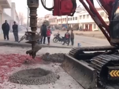 DR-120旋挖機河南打井實拍